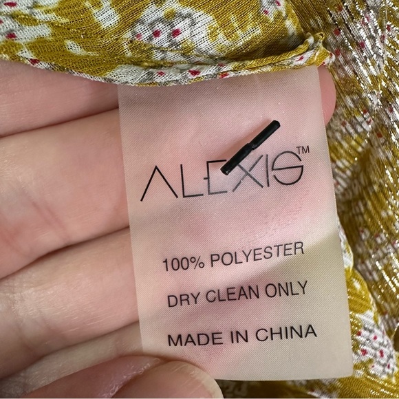 Alexis Joya Pleated Strapless Gown Maxi Dress
Metallic Gold Lame Rare SZ S - Picture 7 of 9